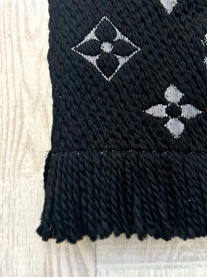 LOUIS VUITTON ブラック マフラー