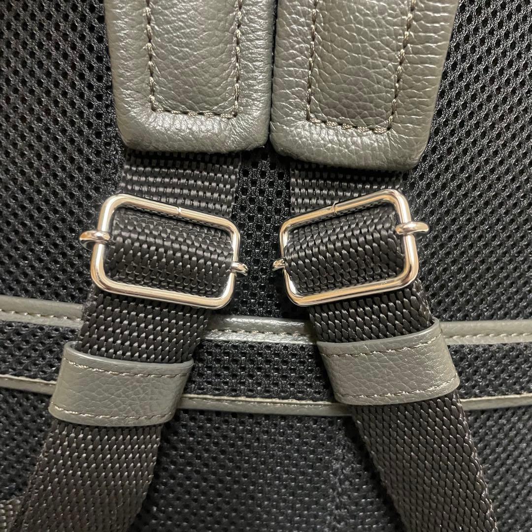 【美品】 ビジネスレザーファクトリー スリムバックパック 牛本革 A4 オリーブ