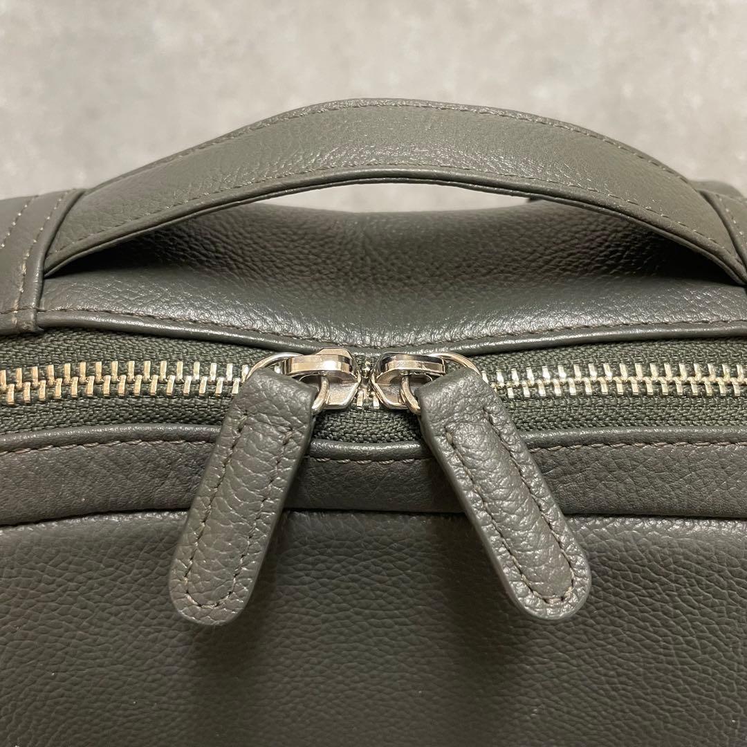 【美品】 ビジネスレザーファクトリー スリムバックパック 牛本革 A4 オリーブ