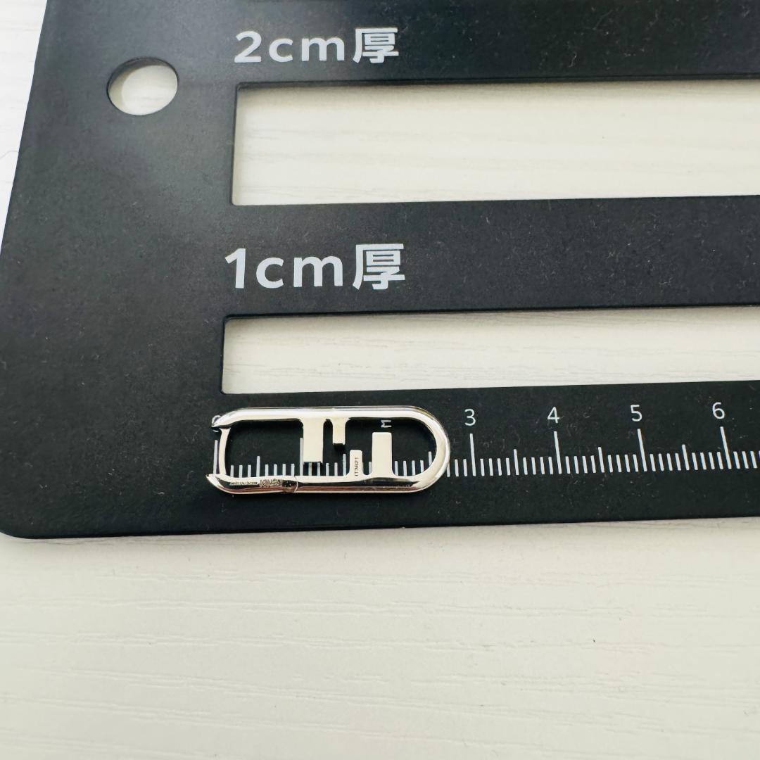 目黒蓮着用　FENDI フェンディ　オーロック　ピアス　シングル　片耳　シルバー