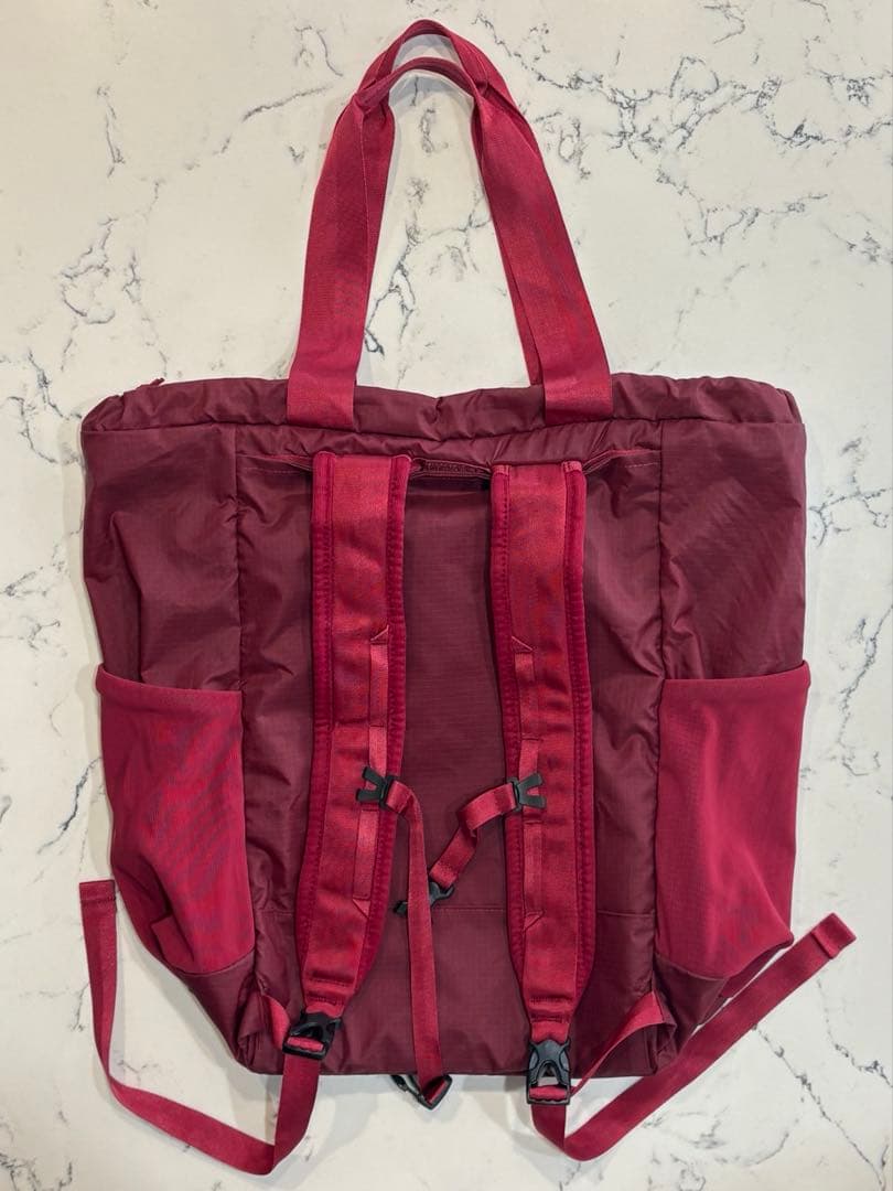 パタゴニア　ウルトラライトブラックホール　トートパック　レッド