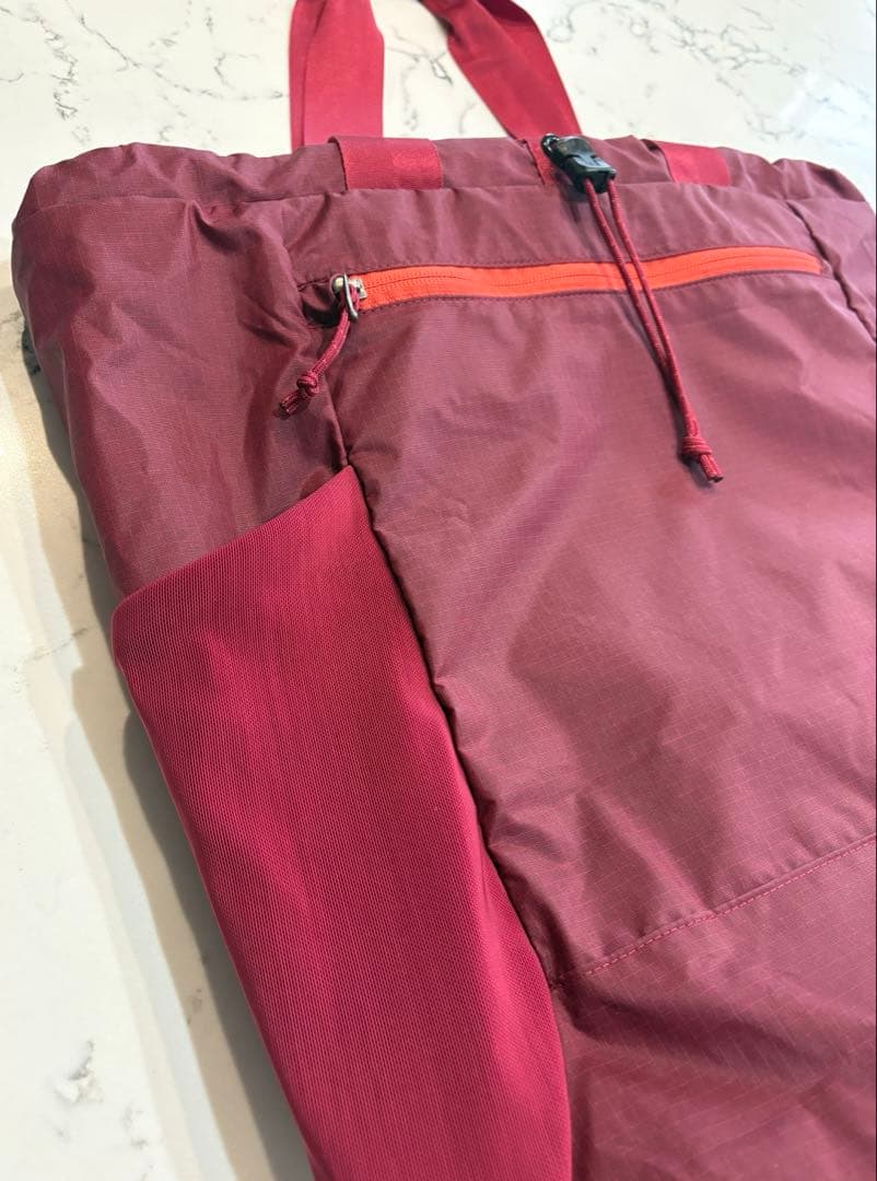 パタゴニア　ウルトラライトブラックホール　トートパック　レッド