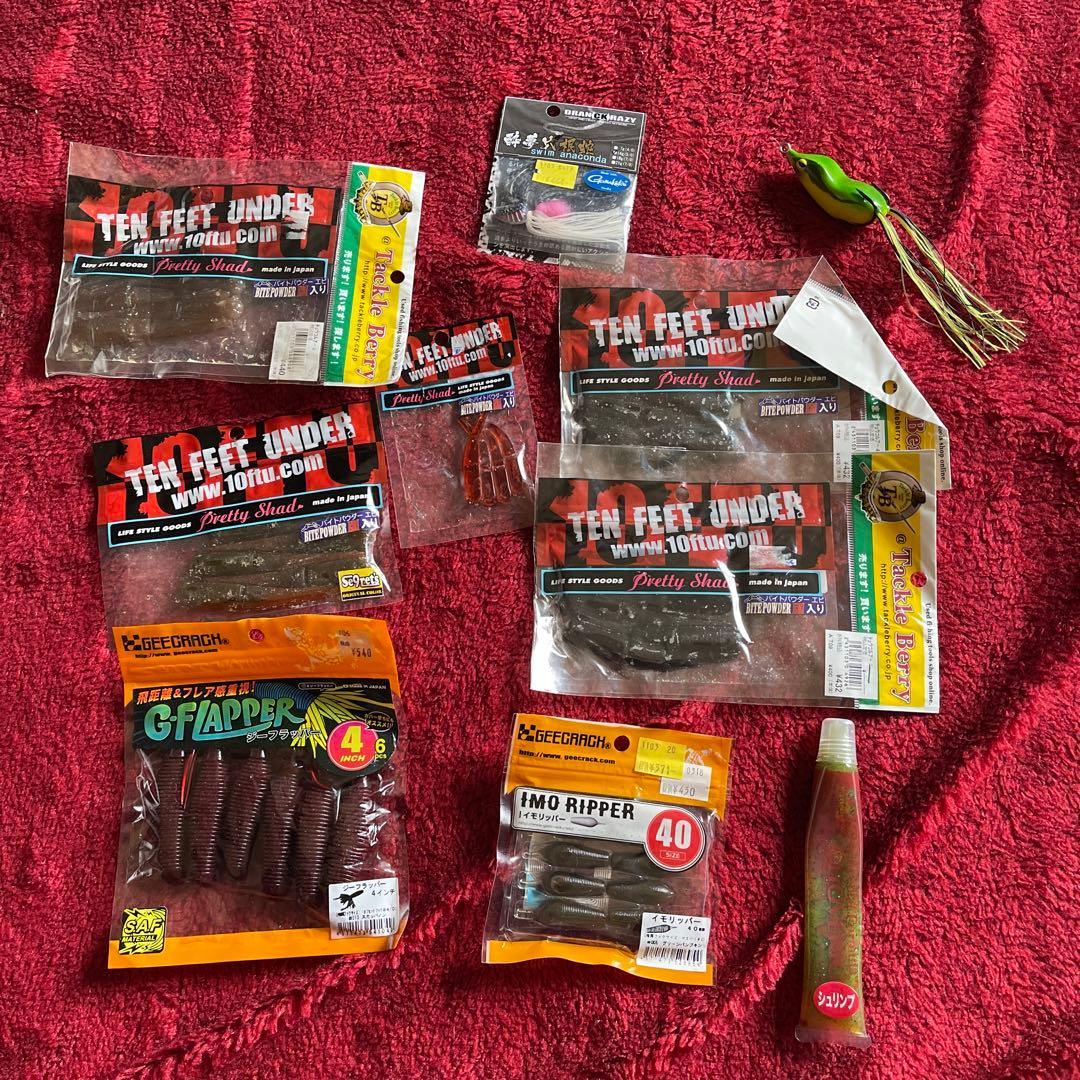 まとめ売り バス釣りルアー、ワーム、フック、シンカー、ケースなど小物大量セット