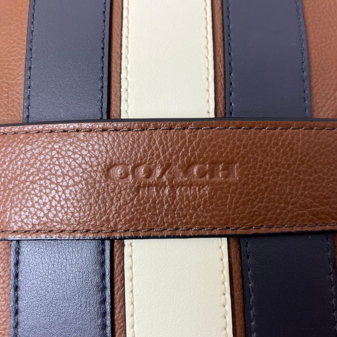 極美品✨コーチ 本革 レザー ストライプ チャーム付き ボディバッグ 斜め掛け