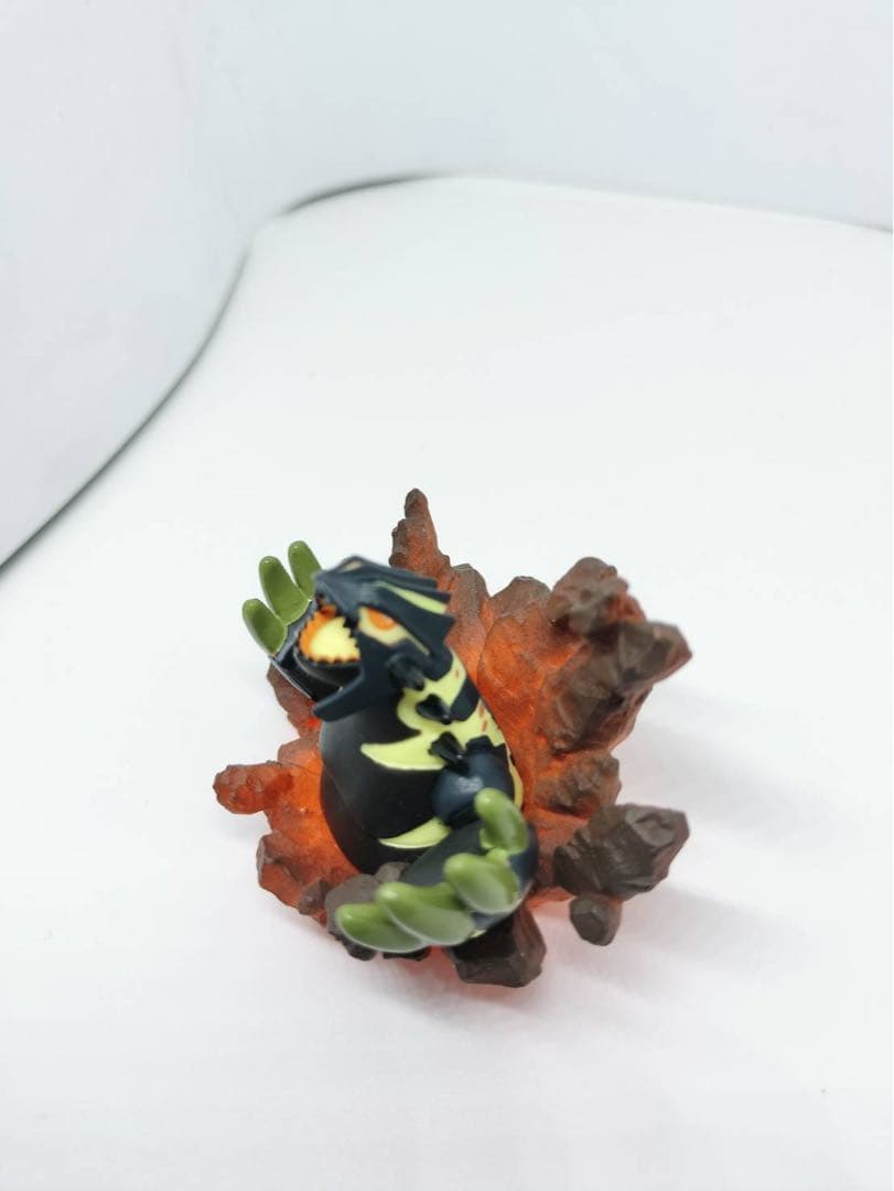 ゲンシグラードン フィギュア 色違い - メルカリ