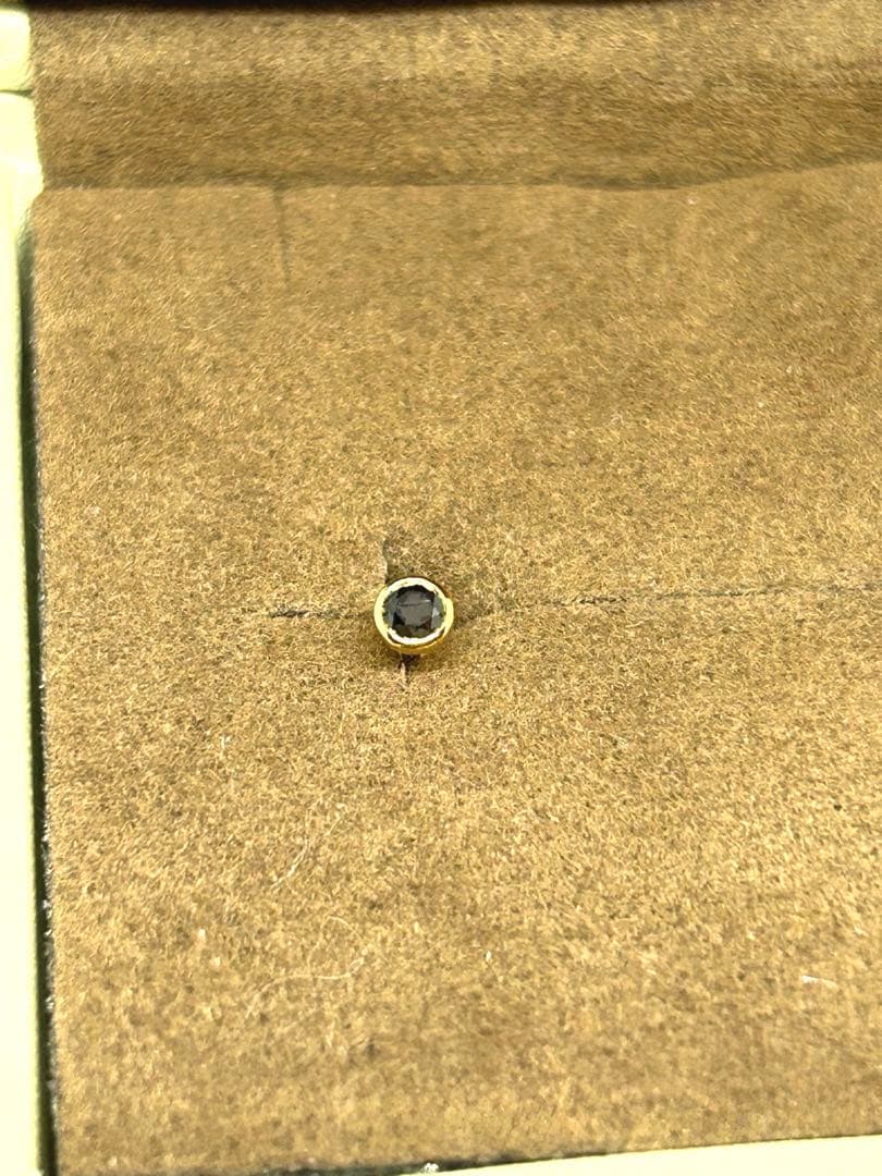 美品　オレフィーチェ　K18×ブラックダイヤモンドピアス　片耳