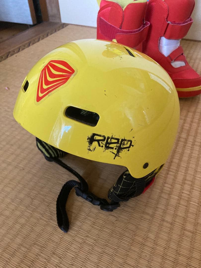 スノーボード4点 100cm サロモン ブーツ17-18cm REDヘルメット