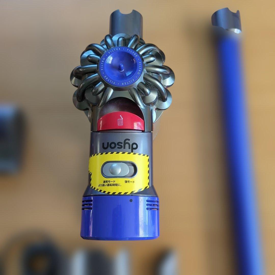 美品Dyson コードレス掃除機 スティック＆ハンディV7 SV11