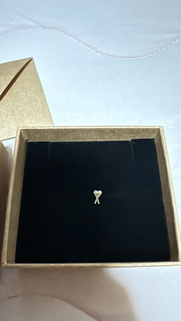 AMI PARIS シルバーピアス