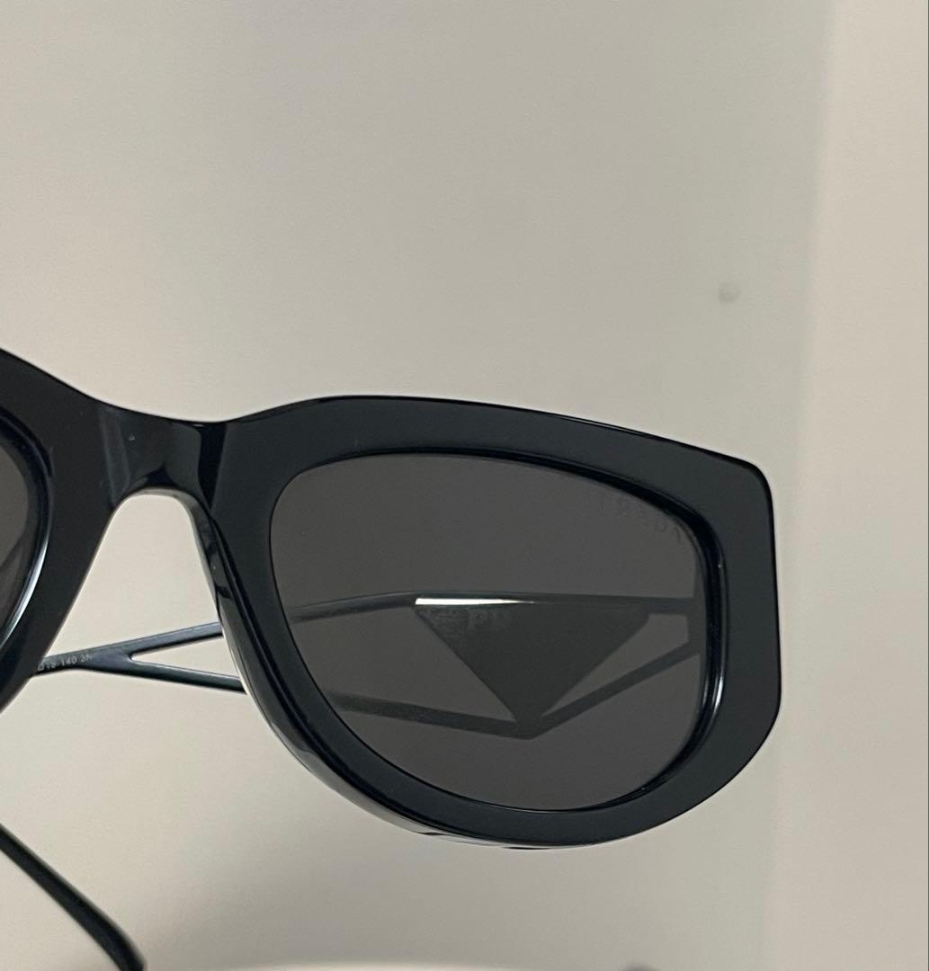 PRADA SPR14Y サングラス 三角ロゴ