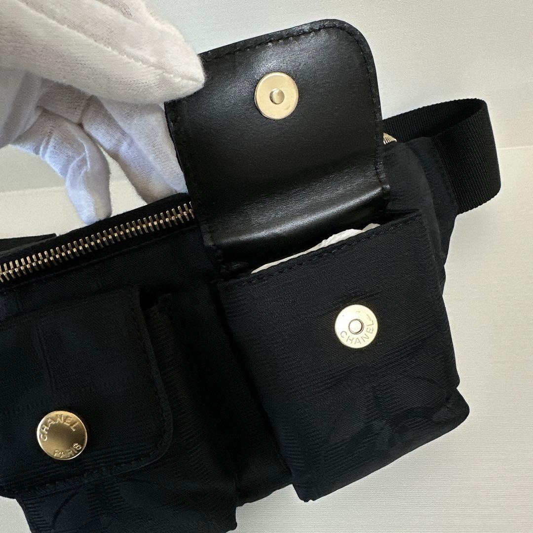 USEDシャネル ニュートラベルライン ボディバッグ ブラック ゴールド