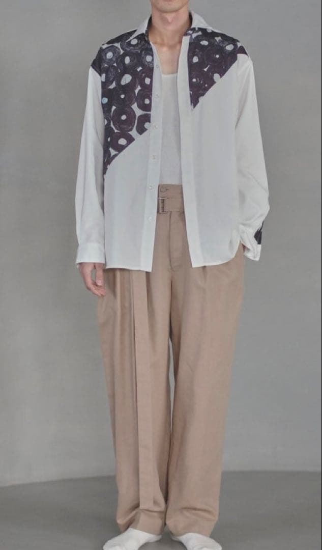 美品HERALBONY ヘラルボニーデザインシャツ（ショルダー切替) 無題（丸）