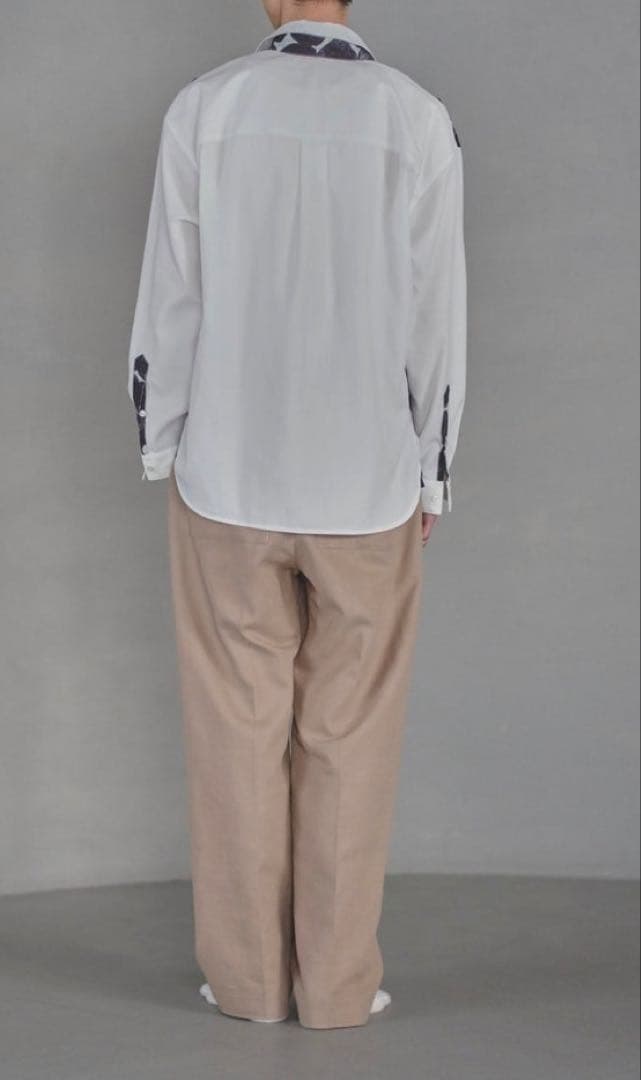 美品HERALBONY ヘラルボニーデザインシャツ（ショルダー切替) 無題（丸）