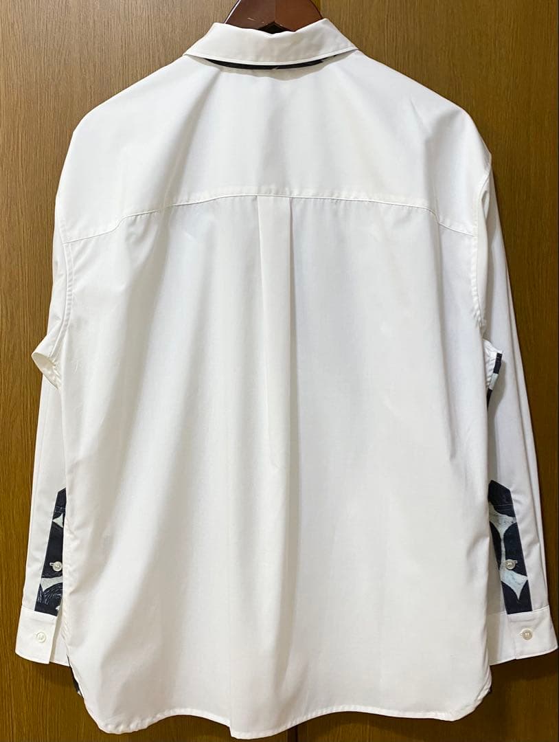 美品HERALBONY ヘラルボニーデザインシャツ（ショルダー切替) 無題（丸）