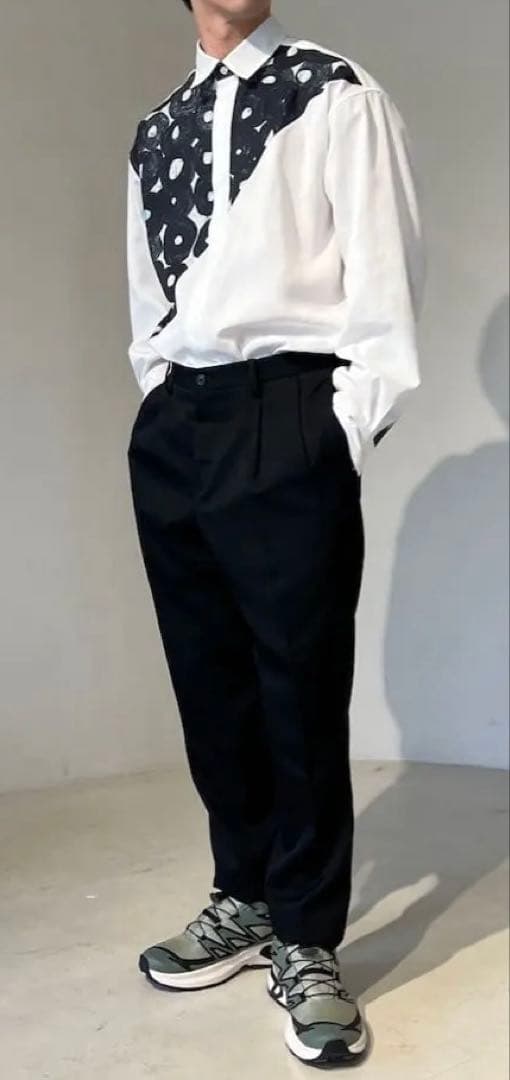 美品HERALBONY ヘラルボニーデザインシャツ（ショルダー切替) 無題（丸）