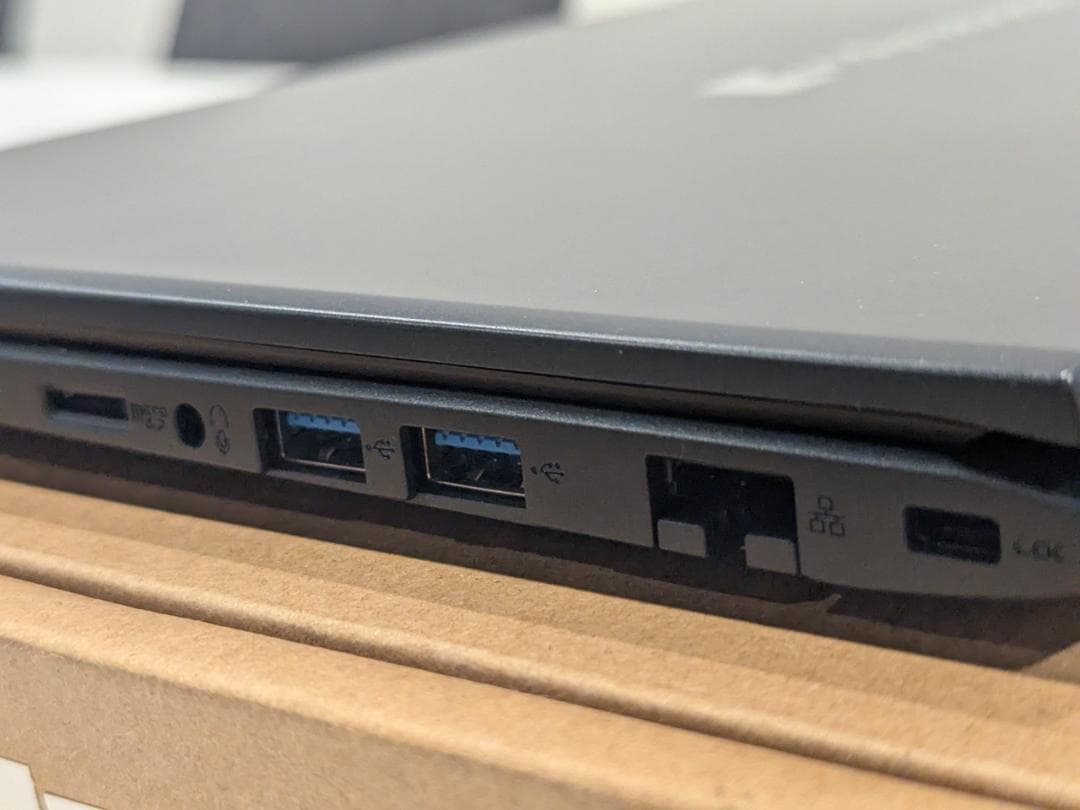 2025年購入 保証期間内 一月のみ使用 i5 16GB 512MBノート PC