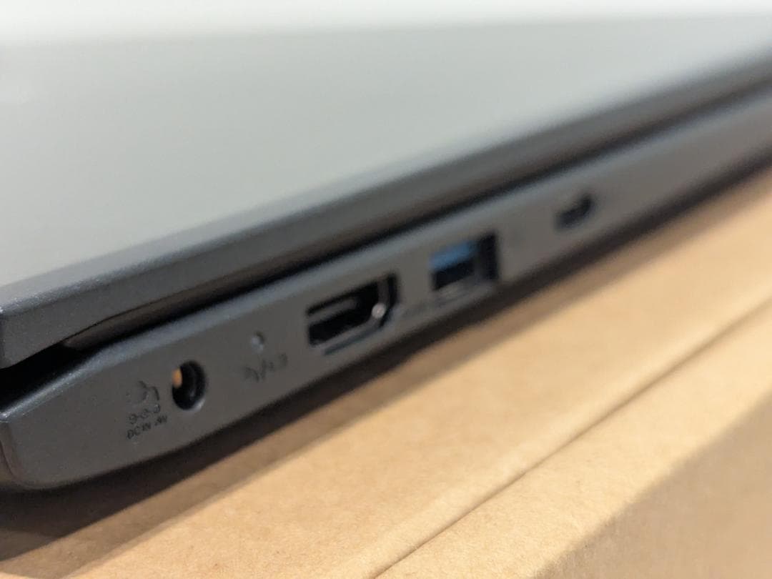 2025年購入 保証期間内 一月のみ使用 i5 16GB 512MBノート PC