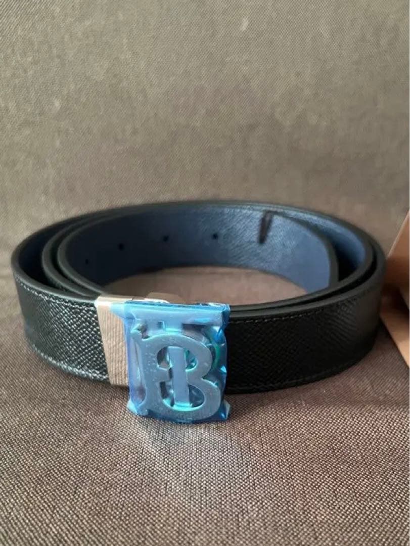 新品　バーバリー　TB ロゴ　レザー　ベルト　サイズ100 幅3センチ　黒