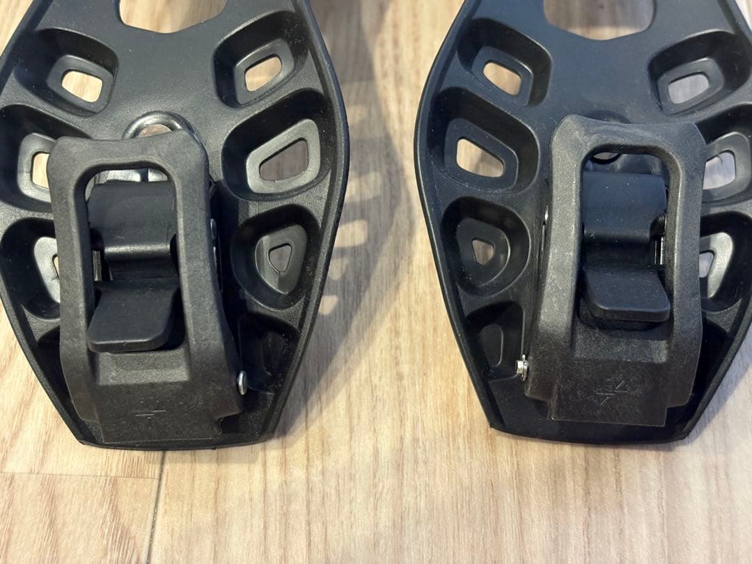 karakoram エアポッド・ストラップ