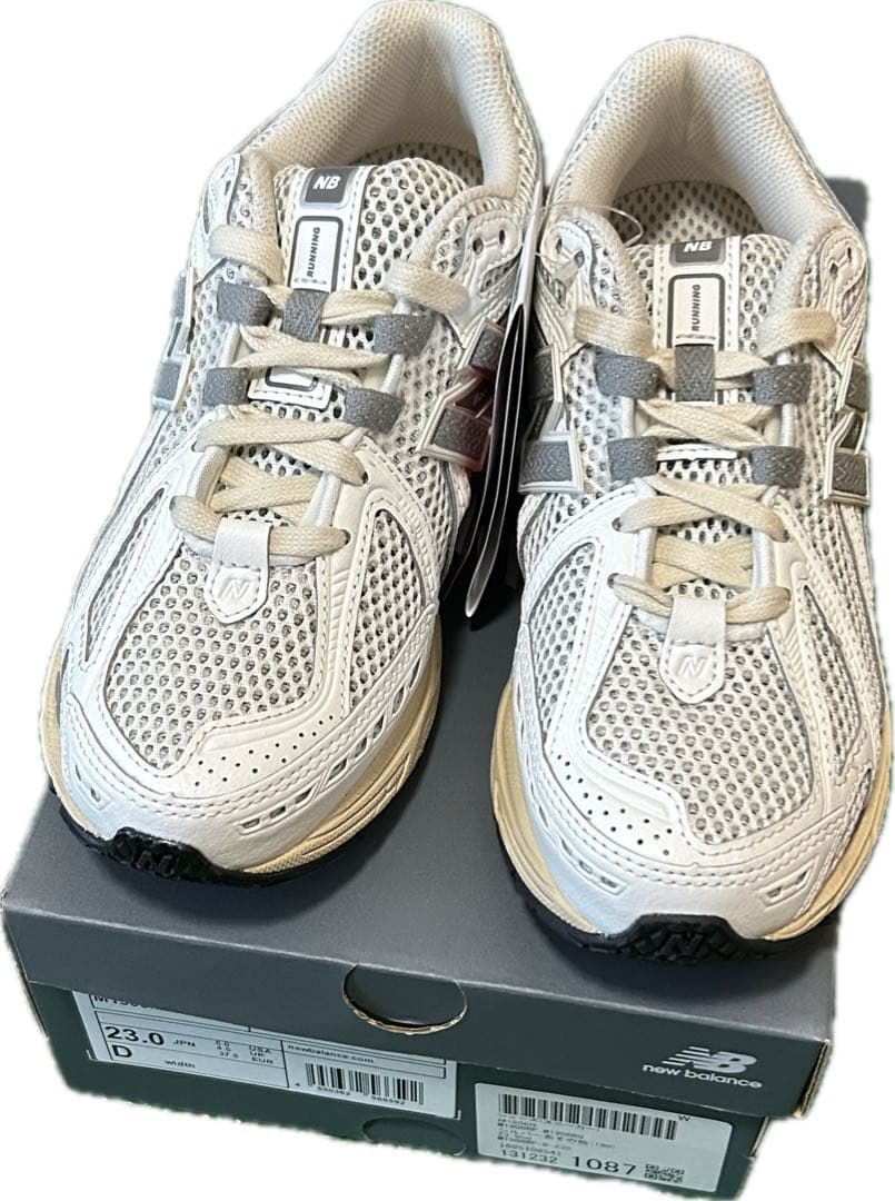 【新品】ニューバランス　M1906RP 23cm