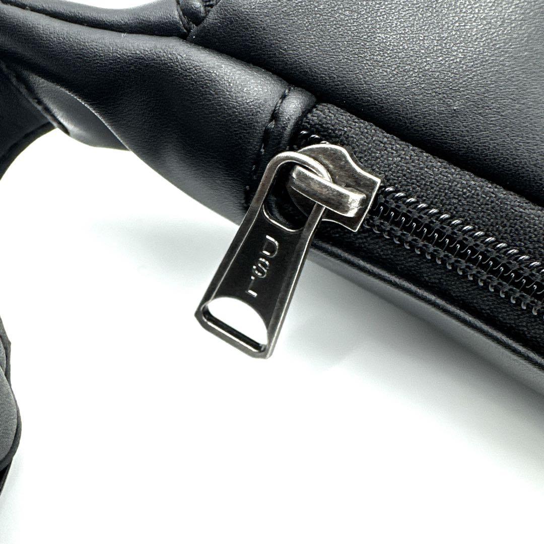 未使用品 DIESEL ディーゼル ビッグDロゴ ボディバッグ