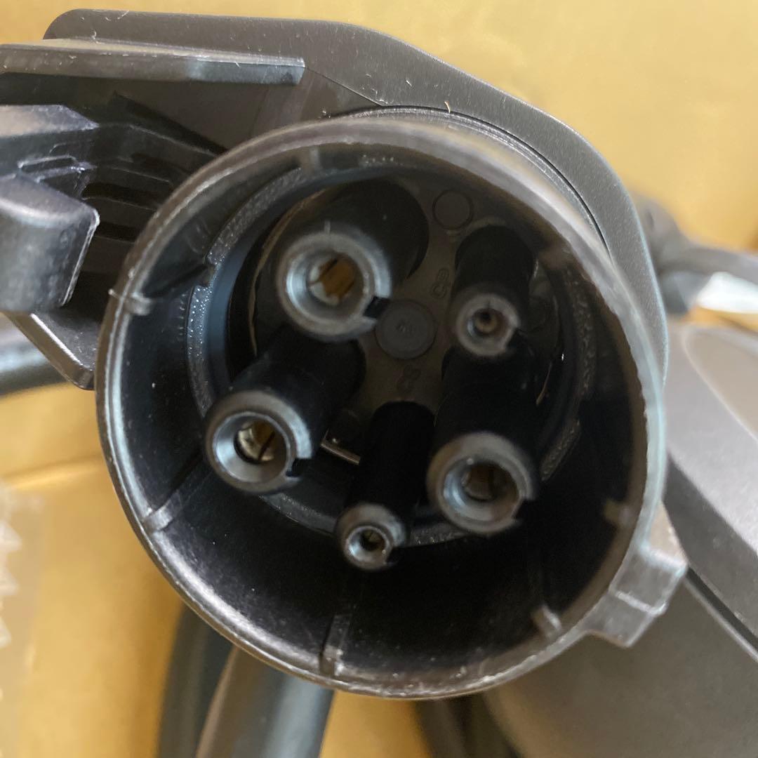 AUDI アウディ e-tron 充電ケーブル8KW普通充電器