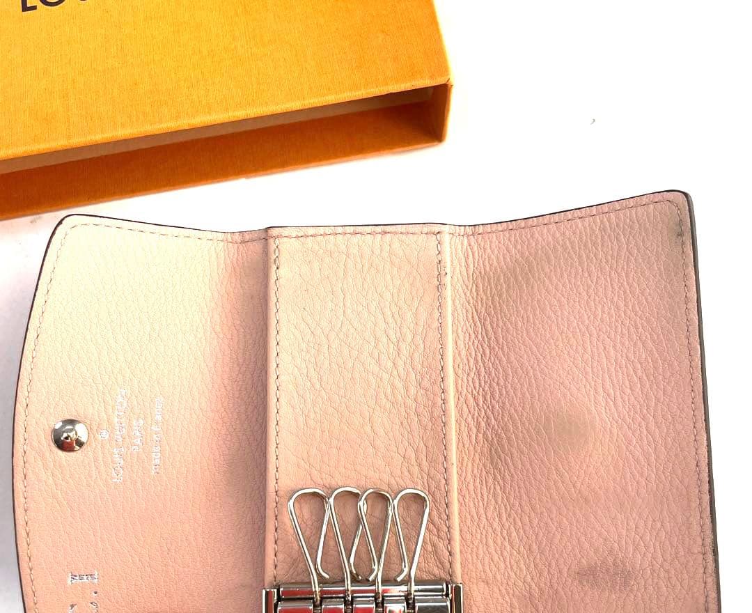 Louis Vuitton ルイヴィトン　キーケース マヒナ4連 ミュルティクレ