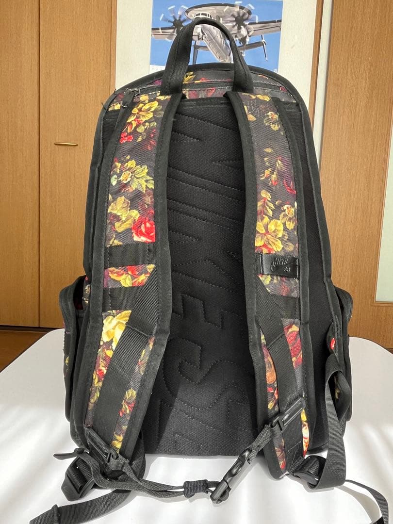 NIKE SB Premium graphic backpack 花柄 リュック - メルカリ