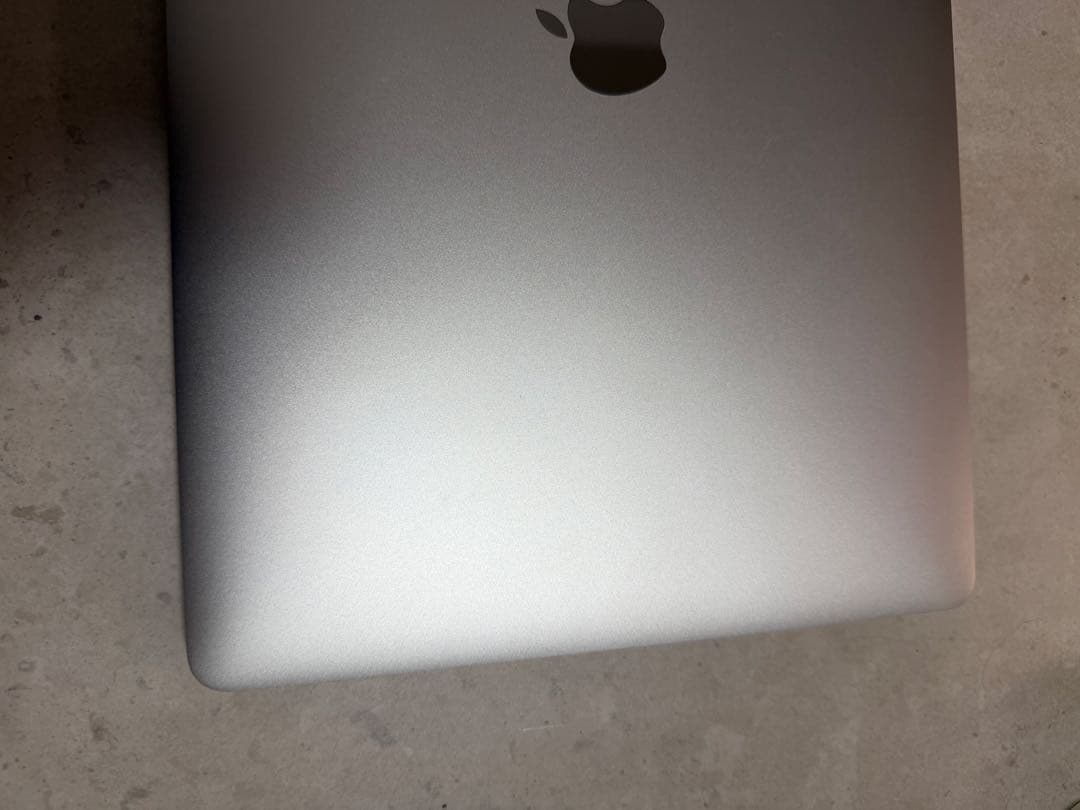 MacBook Pro 15インチ 2018 / 16GB / 256GB