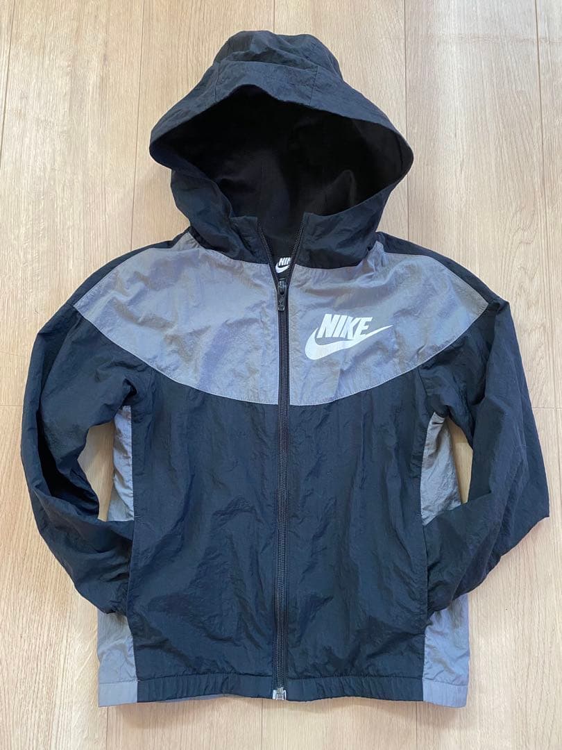 Nike フード付きウィンドブレーカー 110〜120㎝ - メルカリ