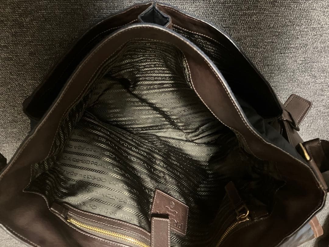 美中古 プラダPRADAスウェード切替ナイロンスクエアメッセンジャーバッグ