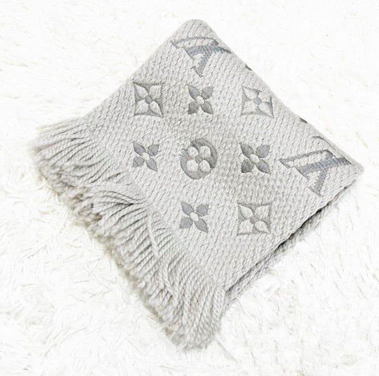【美品】ヴィトン マフラー エシャルプ　ロゴマニア ライトグレー