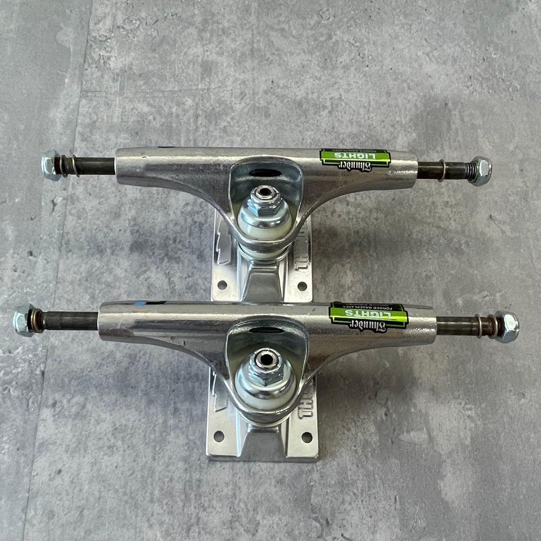 スケートボード THUNDER TRUCK LIGHTS 147HI Shane O'NEILL