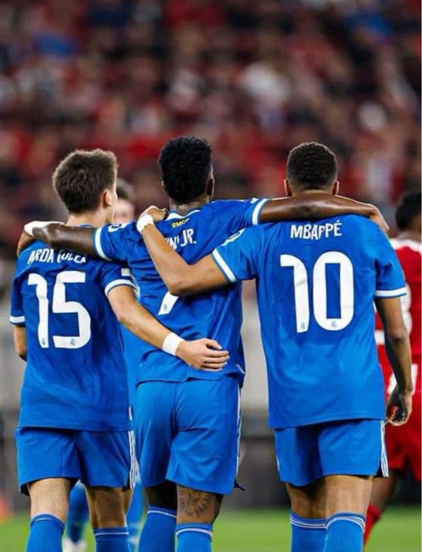 激レア レアルマドリード キリアンムパッペ 長袖ユニフォーム背番号10 US L