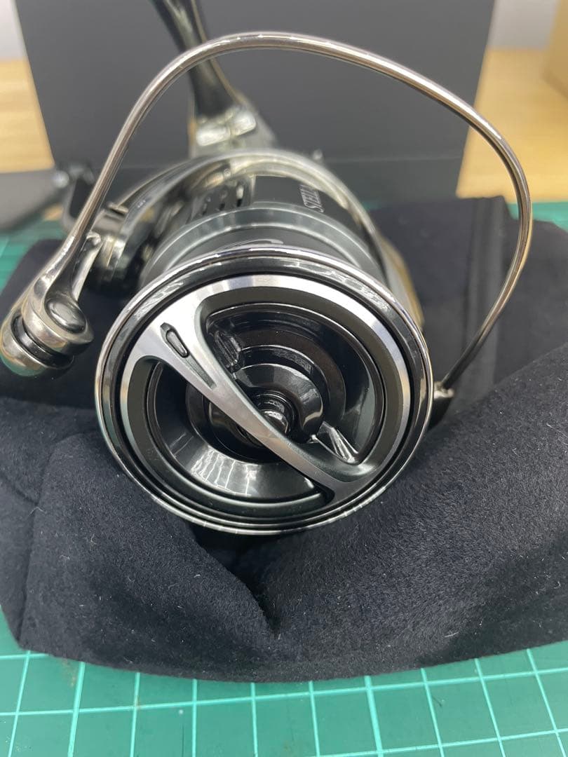 極美品！シマノ 22ステラ 2500SHG スピニングリール