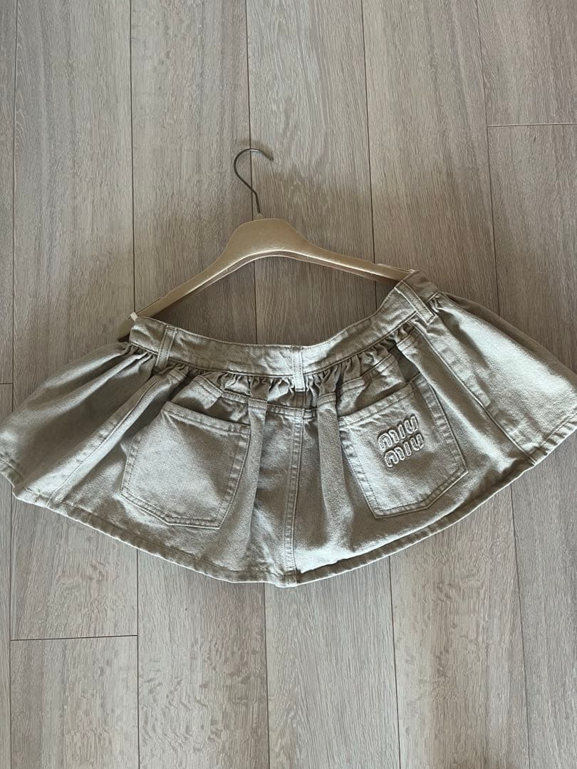 今週までの出品です！大幅値下げmiumiuウォニョン着大人気スカート2回