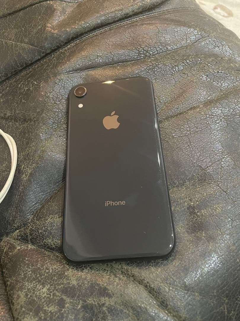 Apple iPhone XR ブラック 画面にひびあり