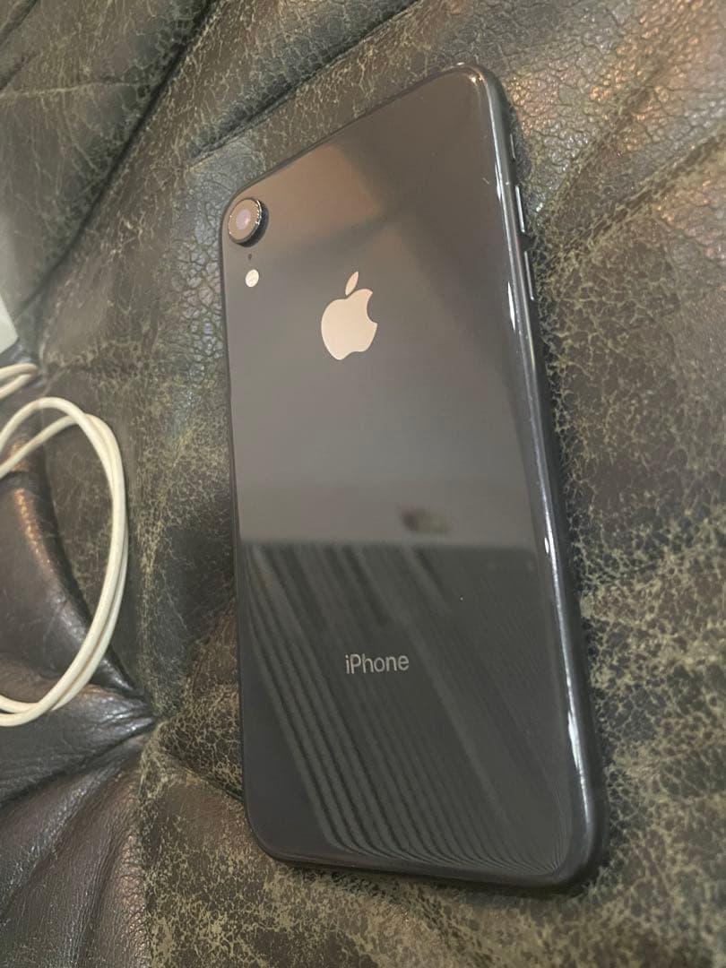 Apple iPhone XR ブラック 画面にひびあり