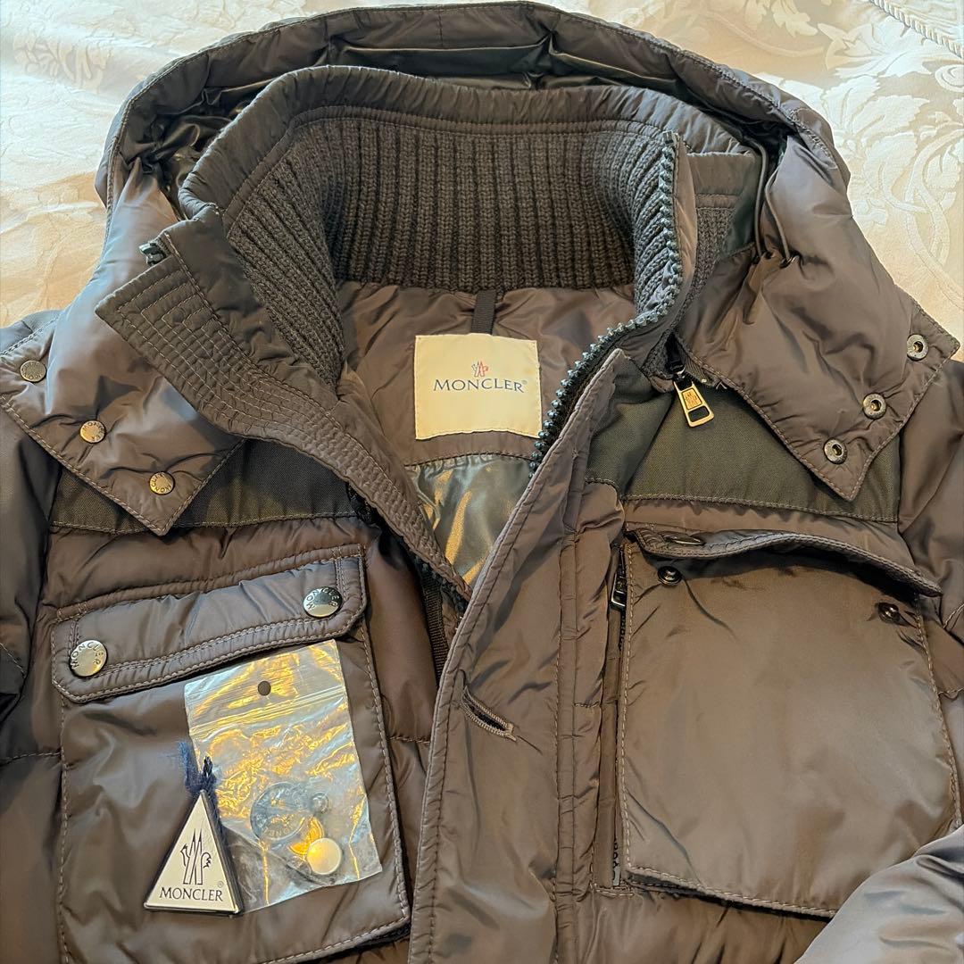 MONCLER フード付きダウンジャケット グレー