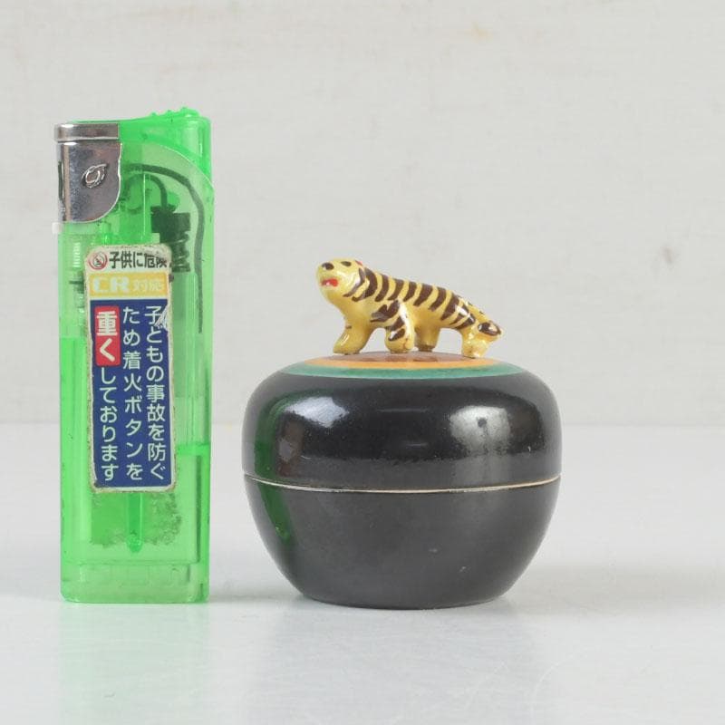 茶道具 萬古焼 加賀瑞山造 干支寅香合 共箱 V 9693