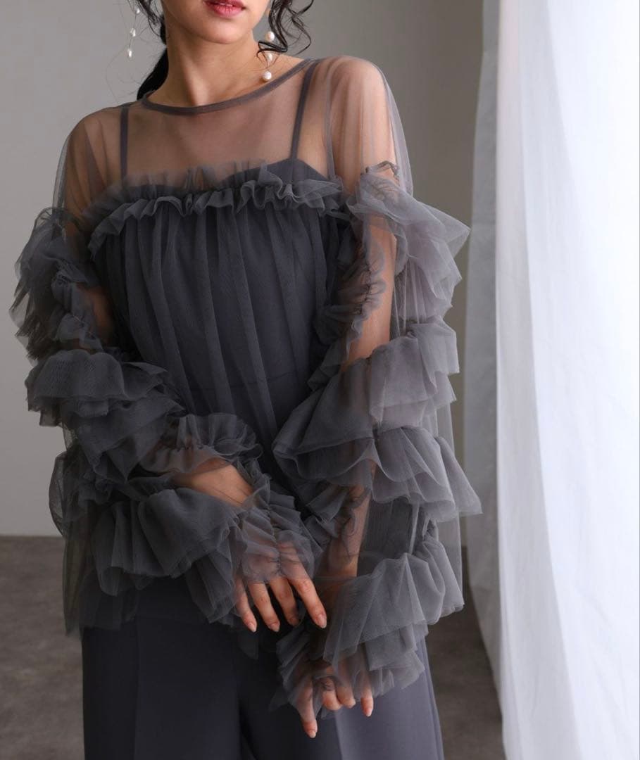 【新品未使用】atlo ギャザーチュールトップスオケージョン