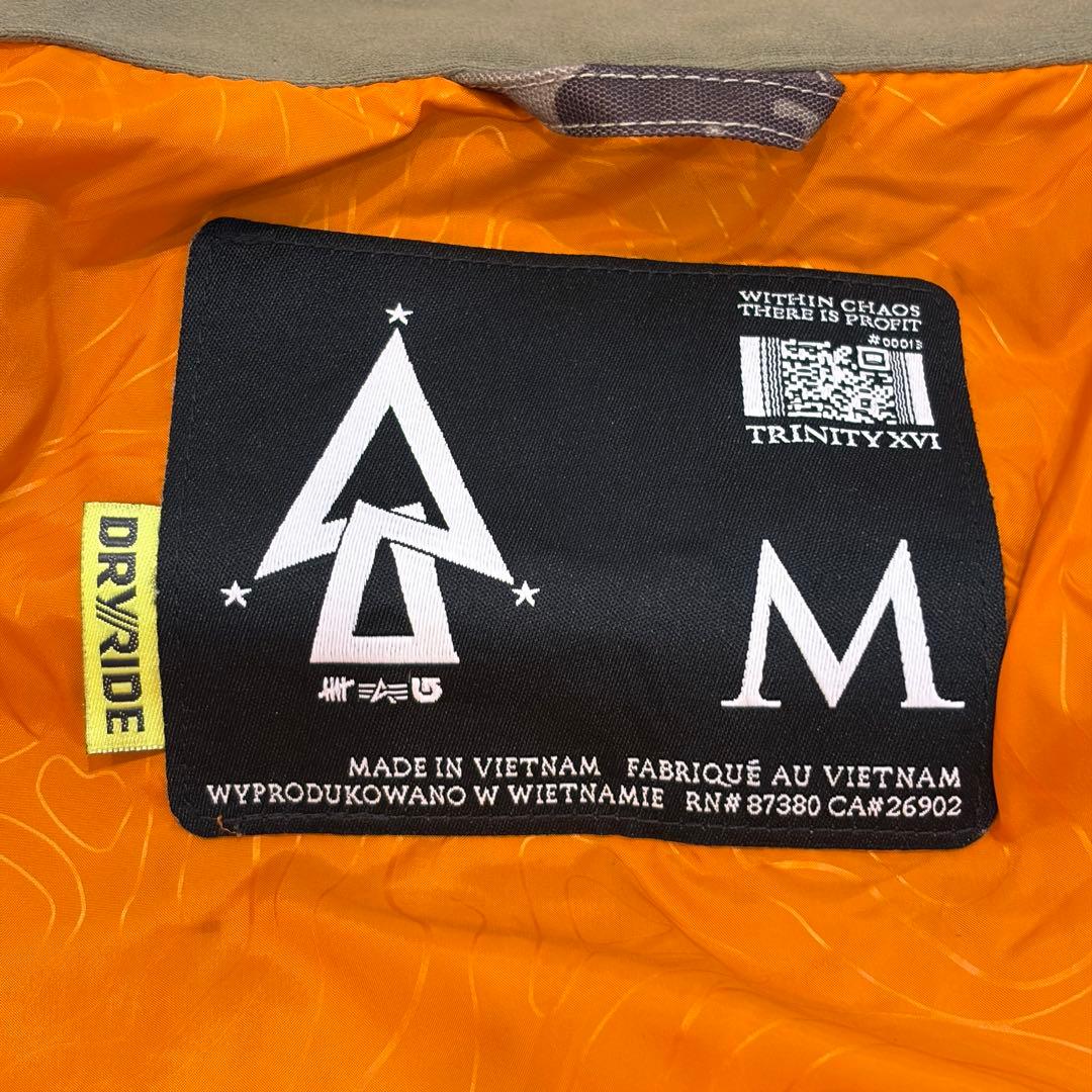 【希少】BURTON UNDEFEATED ALPHA スノボウェア 上下 M