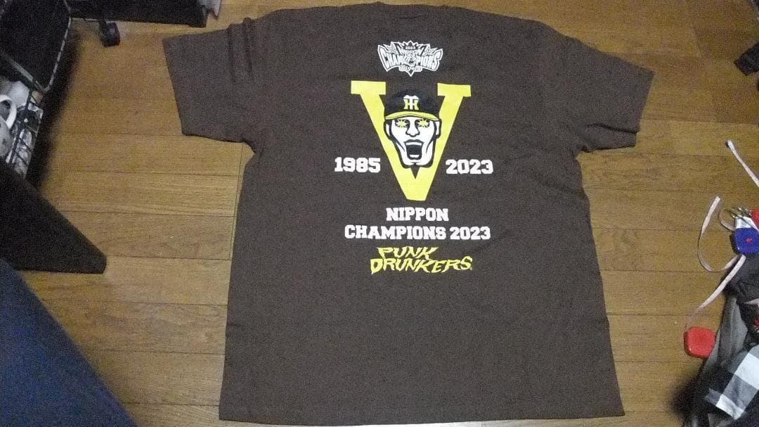 阪神タイガース 優勝 XL パンクドランカーズ 未使用 Tシャツ 虎 茶系 半袖