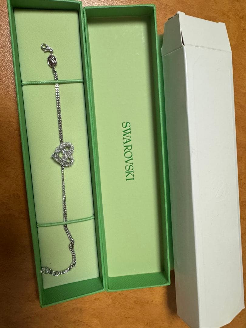 Swarovski ハート型クリスタルブレスレット