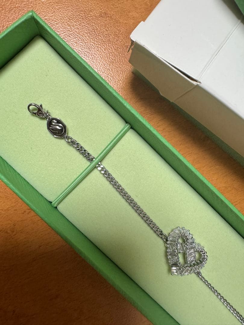 Swarovski ハート型クリスタルブレスレット