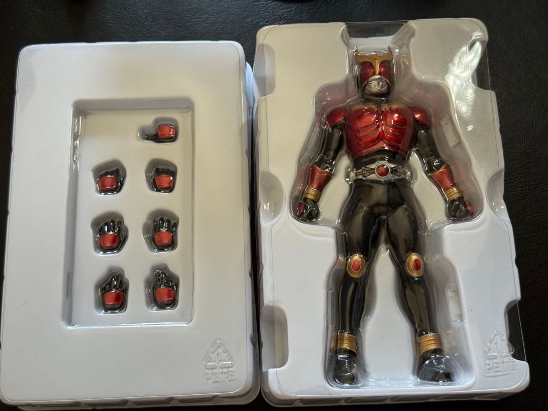 S.H.Figuarts 真骨彫製法 仮面ライダークウガ(ディケイド ver.)