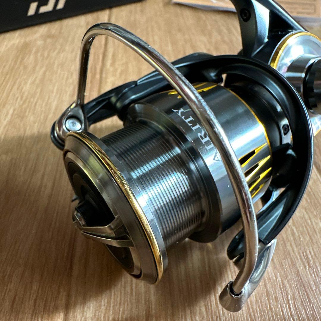 Daiwa PC-LT2500 スピニングリール