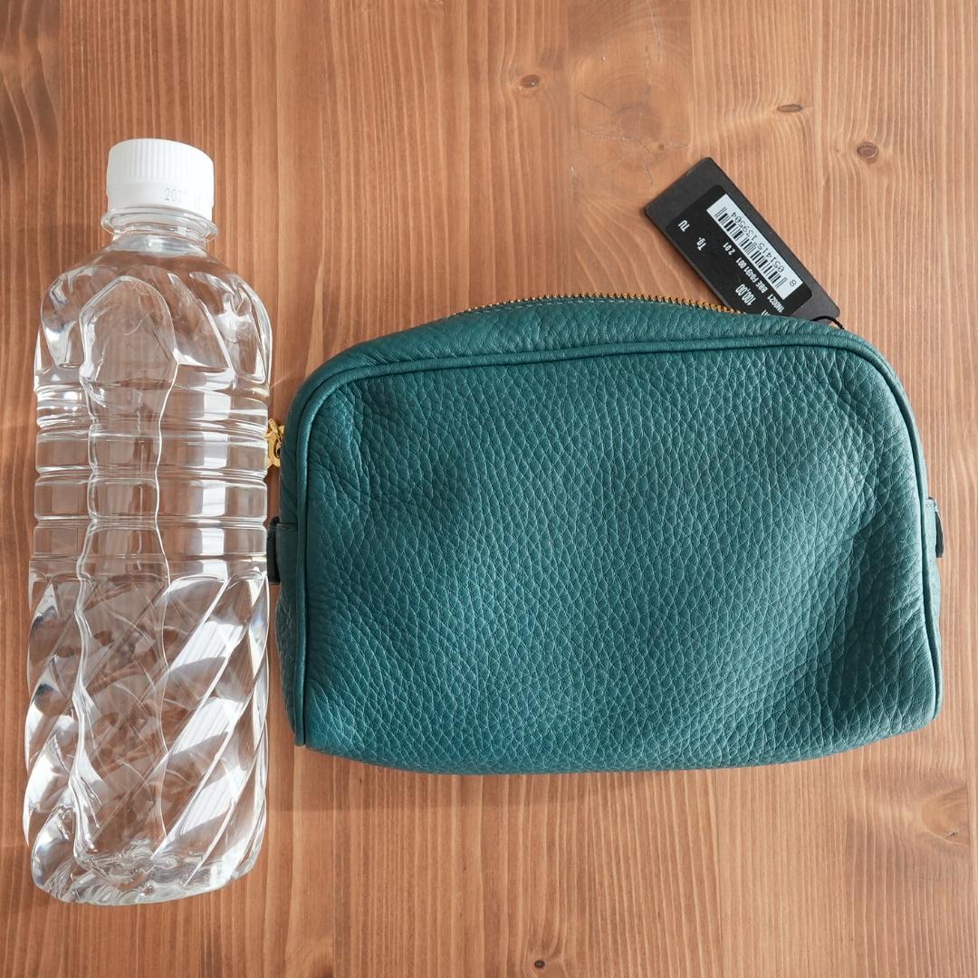 し*み様 PRADA グリーンレザーポーチ