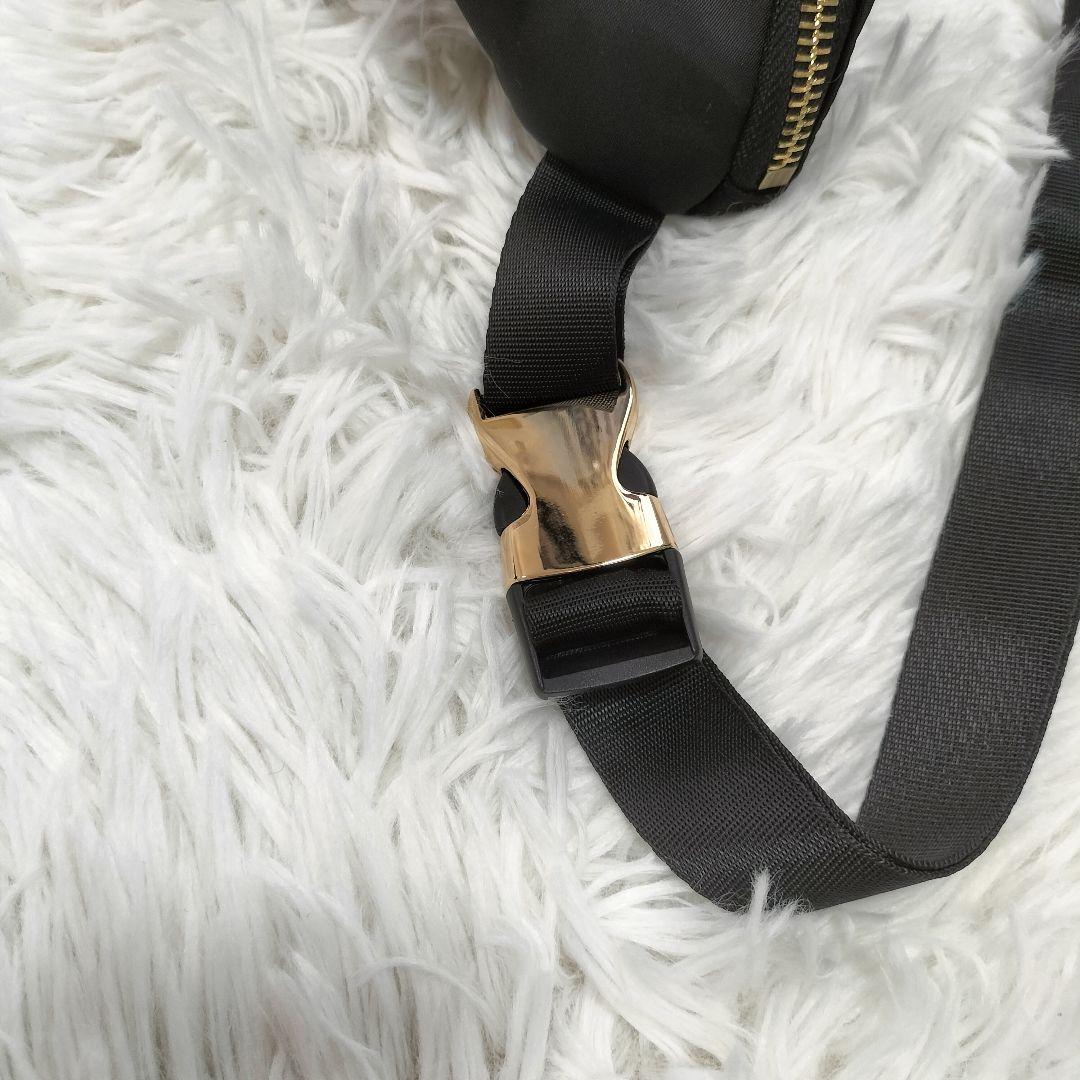 【美品】【TOCCA】撥水 RIBBON KNOT ボディバッグ ナイロン