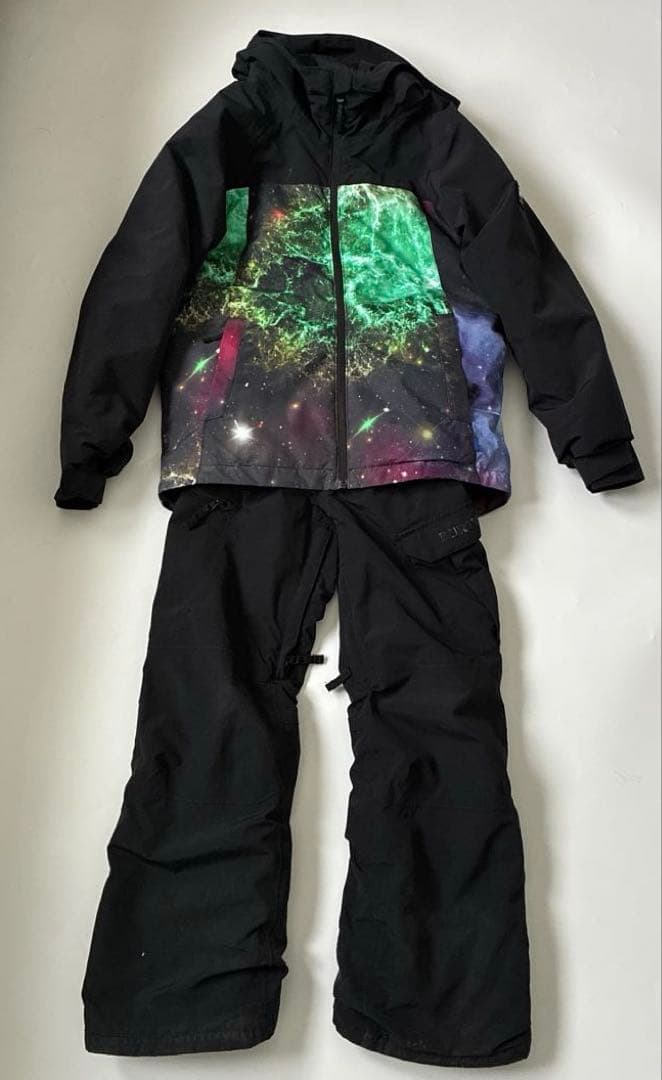 BURTON子ども用スノーボードウェア 上下セット宇宙柄黒　上S下M